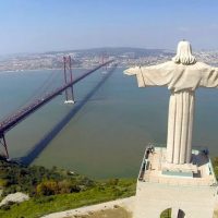 statue-christ-pont-almada-lisbonne