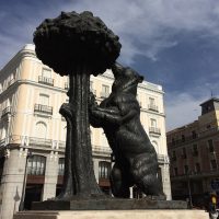 statue-ours-arbousier-madrid
