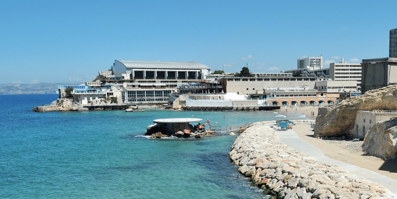 Le projet de musée subaquatique de la plage des Catalans prend l&rsquo;eau