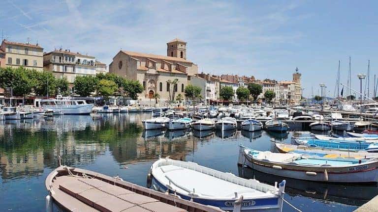 Guide de Provence – Découvrez une balade de rêve à La Ciotat, ville de cinéma et de pétanque