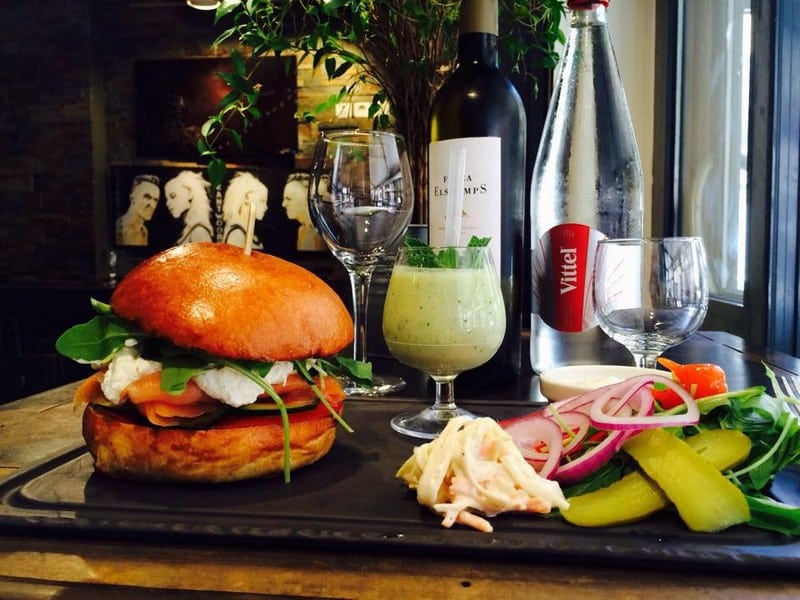 Burgers et cocktails de renom au Bar Bu