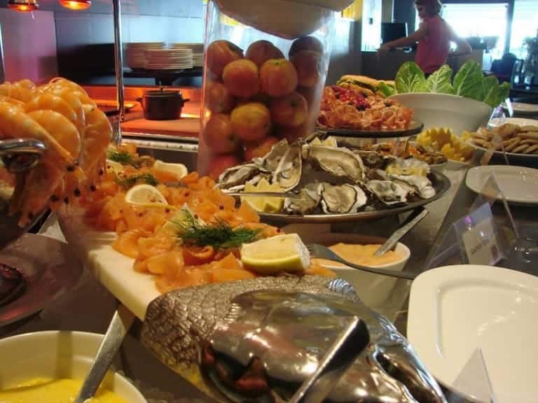Brunch dominical et estival au Radisson Blu