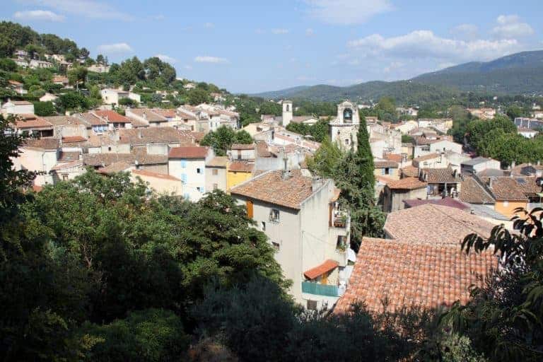 Guide de Provence – Découvrez Auriol, petite commune nichée entre trois montagnes