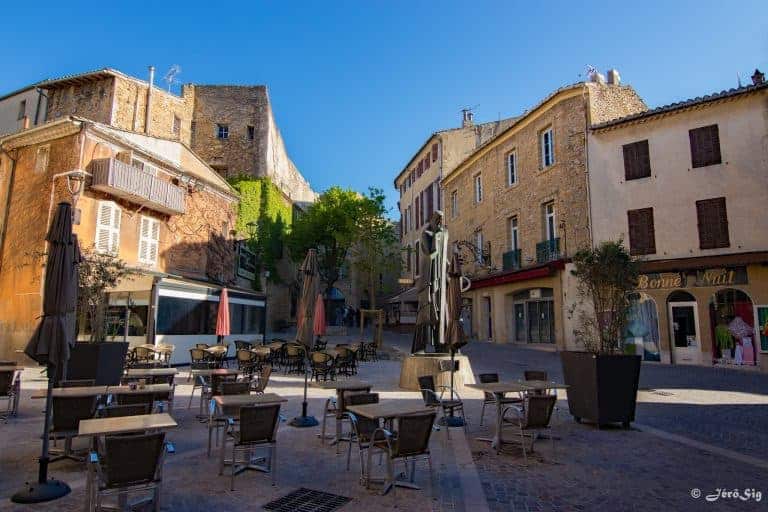 Guide de Provence – Découvrez Salon-de-Provence et son riche patrimoine historique et industriel