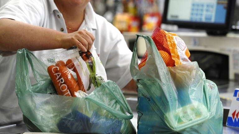 Comment Marseille et la Provence préparent la fin des sacs plastiques ?
