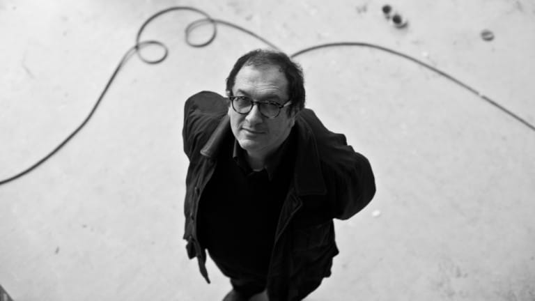 À la rencontre de Philippe Carrese, écrivain passionné et réalisateur de Plus belle la vie