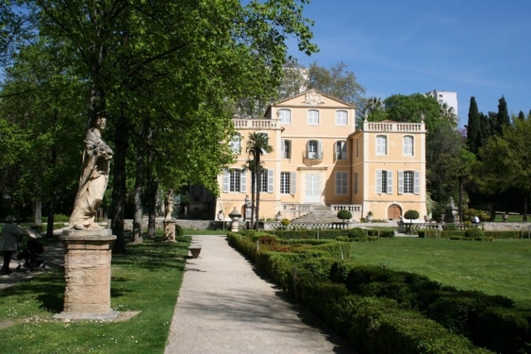 Découvrez le jardin de la Magalone et sa magnifique bastide