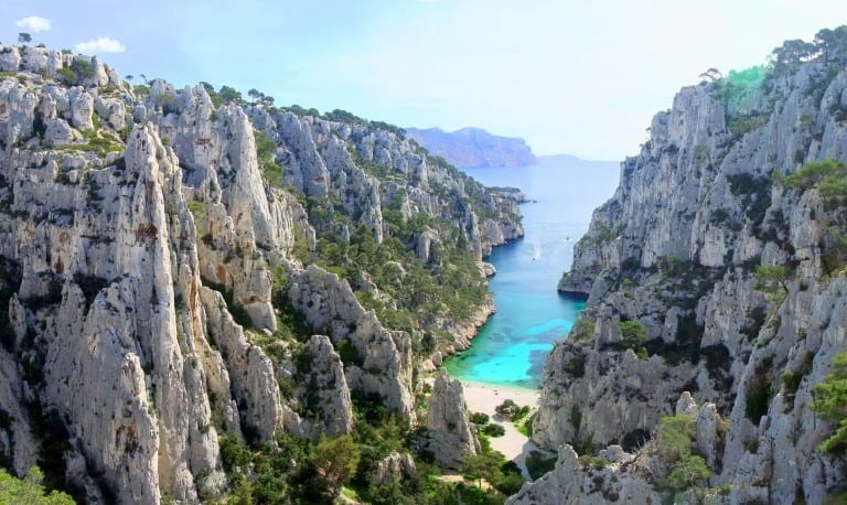 Baladez jusqu&rsquo;à En-Vau, la plus impressionnante des Calanques