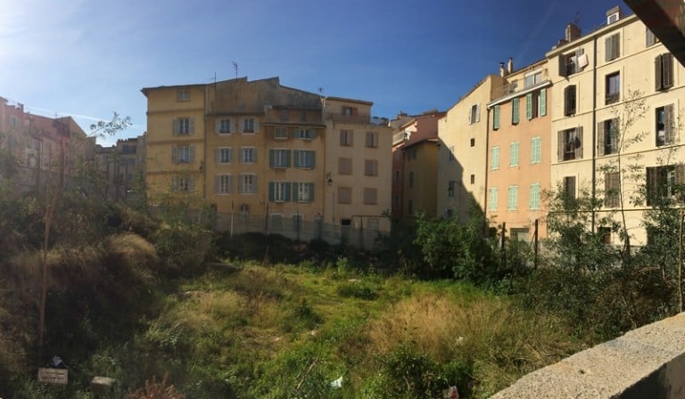 Place du Refuge, un jardin partagé en chantier au coeur du Panier