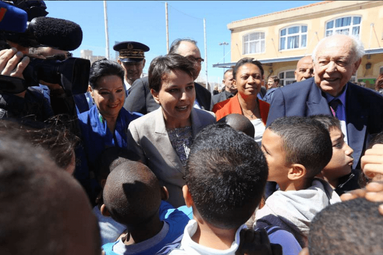 Najat Vallaud-Belkacem promet 5 millions d&rsquo;euros et 330 postes pour les écoles publiques