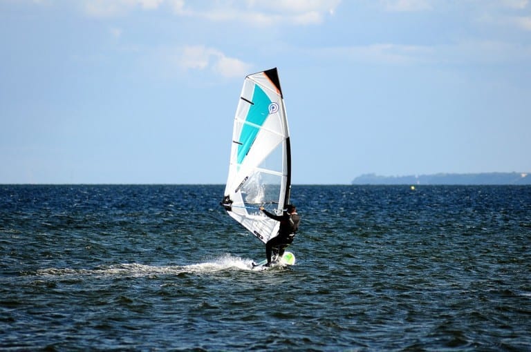Les meilleurs spots de planche à voile et kitesurf à Marseille et aux alentours