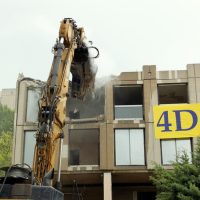 Castellane, Vid&eacute;o – D&eacute;molition du b&acirc;timent de Zizou &agrave; La Castellane, le d&eacute;but du renouveau ?, Made in Marseille