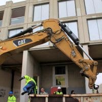 Castellane, Vid&eacute;o – D&eacute;molition du b&acirc;timent de Zizou &agrave; La Castellane, le d&eacute;but du renouveau ?, Made in Marseille