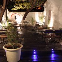 el-picoteo-restaurant-patio