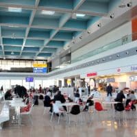 hall-1-burger-king-starbucks-aeroport