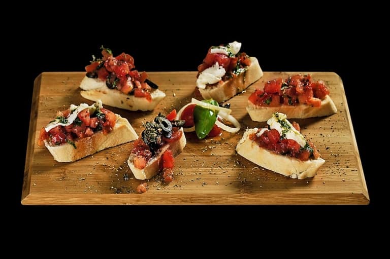 La recette pour réussir vos bruschettas d&rsquo;apéro en quelques minutes