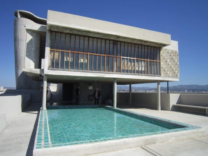 cite-radieuse-corbusier-piscine