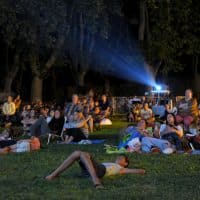 film-cinema-plein-air-famille