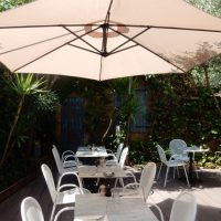 restaurant-patio-petit-jardin