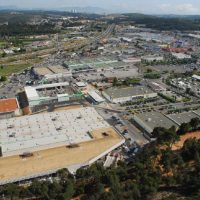 vue-aerienne-commerce-enseigne-shopping