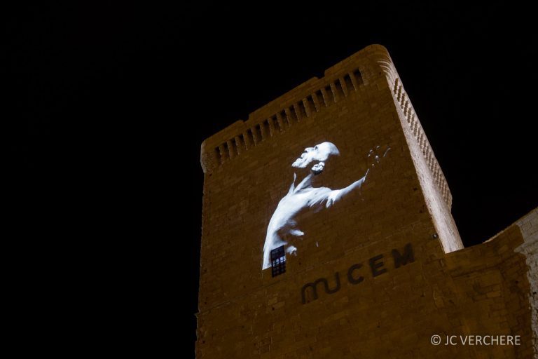 Une projection photo inédite sur le Fort Saint Jean ce soir !