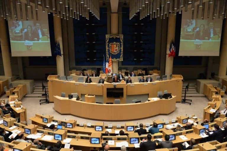 #Estrosi – Que prévoit la Loi quand un Président de région démissionne ?
