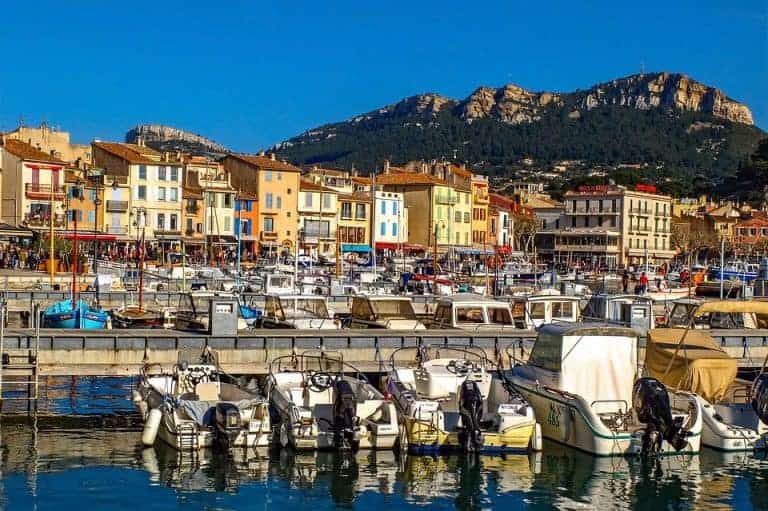 Cassis se prépare à accueillir les touristes pour entamer sa saison estivale
