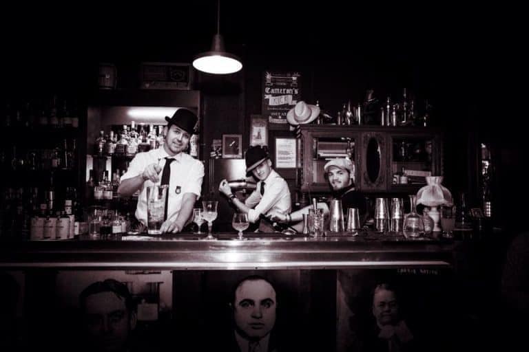 Le bar à cocktail clandestin Carry Nation, reprend les codes de la prohibition