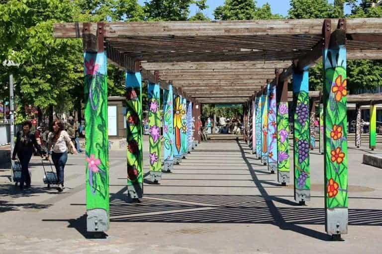 Le Cours Julien se paye une pergola à la mode street art