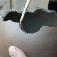 travail-terre-noir-ceramique