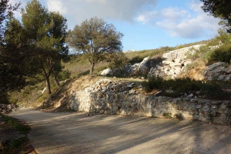 Idée balade – Les Grottes Loubière, dans le massif de l’Étoile