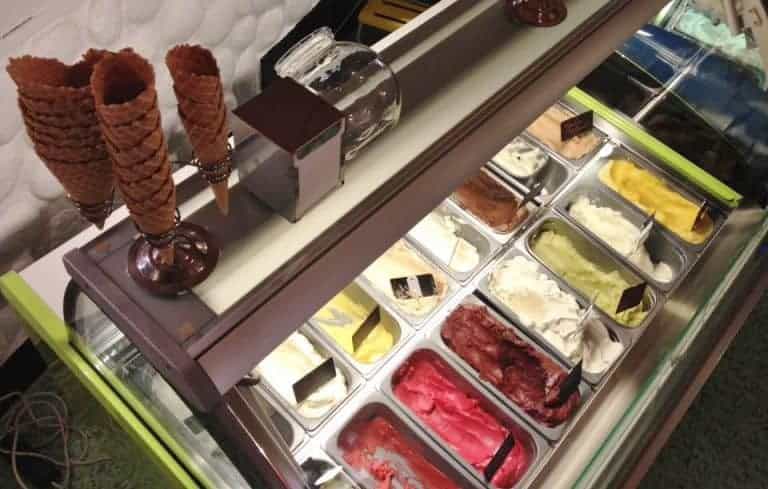 L’Éléphant Rose à Pois Blancs, des glaces artisanales dans le quartier des artistes