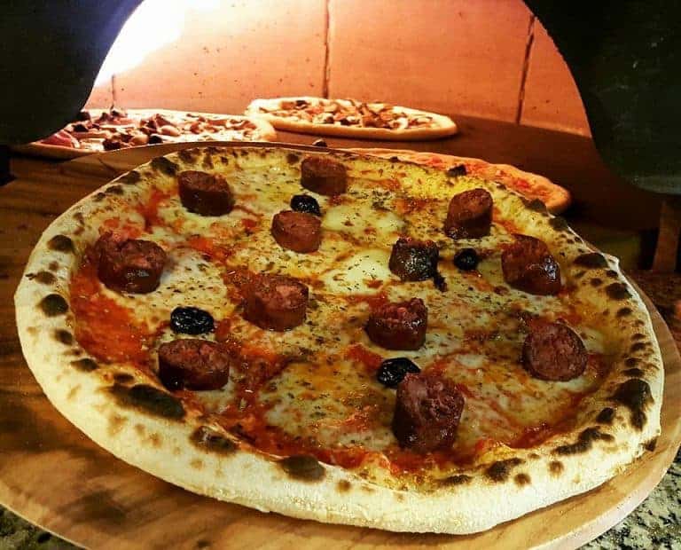 Des pizzas au feu de bois et des focaccias italiennes au Four Marseillais