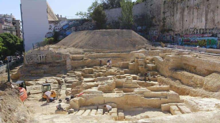 Des militants souhaitent extraire des vestiges de la Corderie avant leur réenfouissement