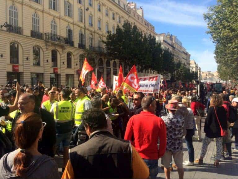 Reportage – Mobilisation pour et contre la réforme du code du travail à Marseille