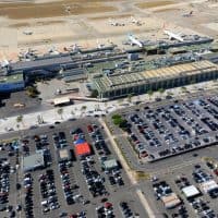 Vue générale côté ville – Parkings