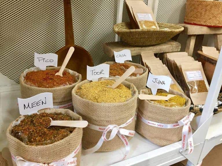 Avec Mama Spice, une néo-Marseillaise marie herbes de Provence et épices indiennes