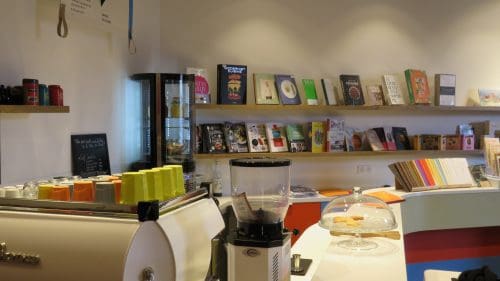 , Plongez dans l&rsquo;univers insolite des librairies-salons de th&eacute;, Made in Marseille