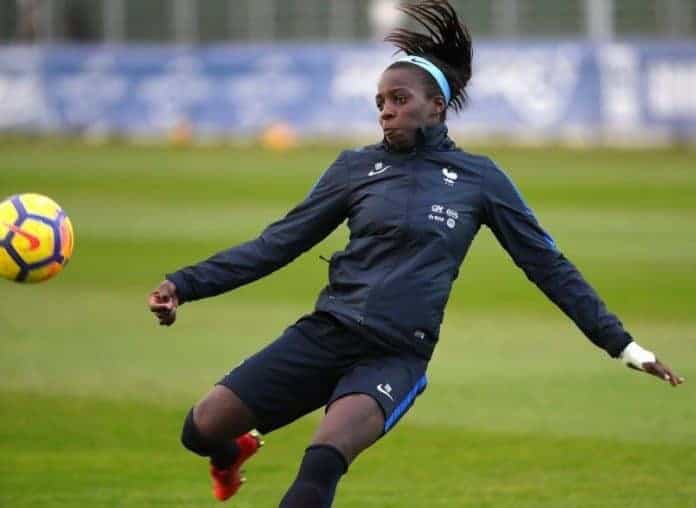viviane-asseyi-football-om
