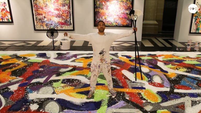 De New-York à Marseille – JonOne expose ses œuvres gigantesques au palais de la Bourse
