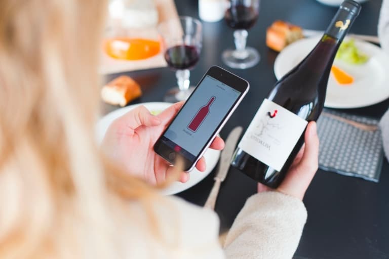 Twil, découvrez l&rsquo;application qui nous fait shazamer le vin
