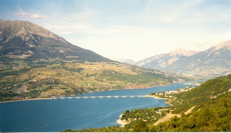 La mer à la montagne au lac de Serre-Ponçon