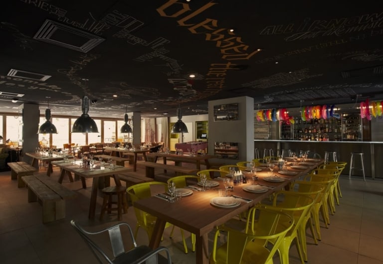 Mama Shelter, hôtel et restaurant conçu par la star(ck) des architectes