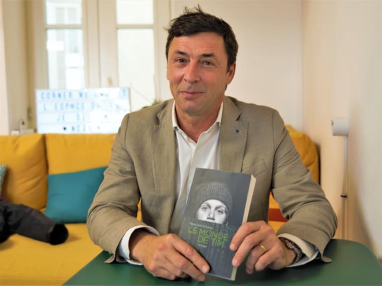 Le monde de Tim – voyage littéraire dans un futur réaliste, où Marseille est une « ville-monde » des nouvelles technologies