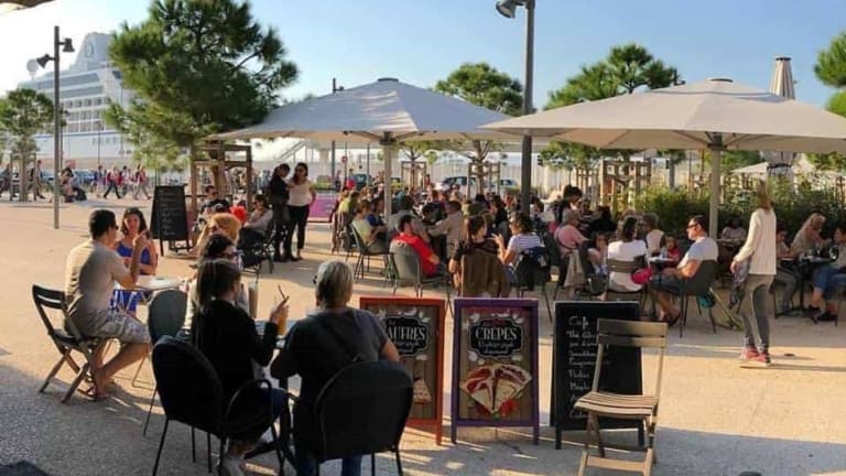 #MaTerrassePropre : 25 bars et restaurants marseillais s&rsquo;unissent contre les mégots sauvages