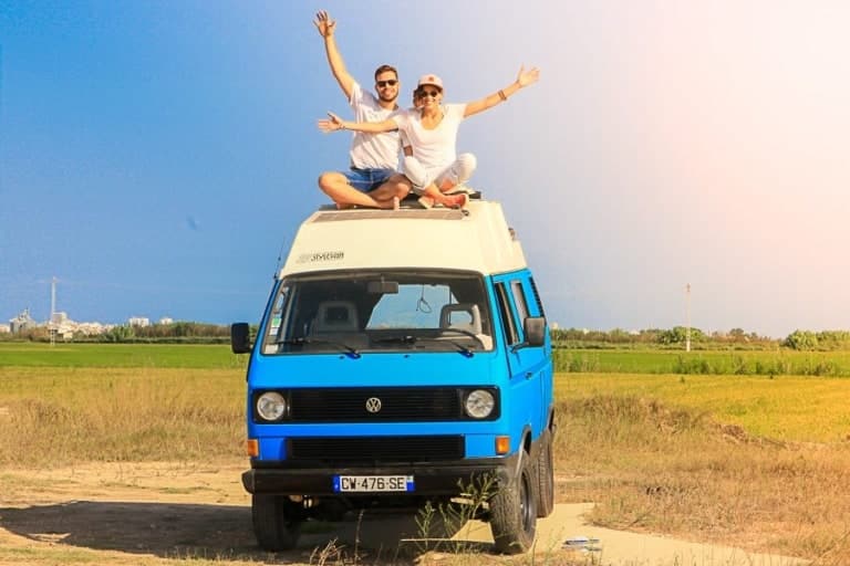 Deux Marseillais en route pour le 1er tour du monde en van 100% électrique