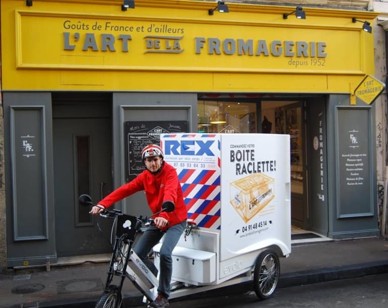 A Marseille, une fromagerie engagée livre des plateaux raclette à vélo tout l’hiver