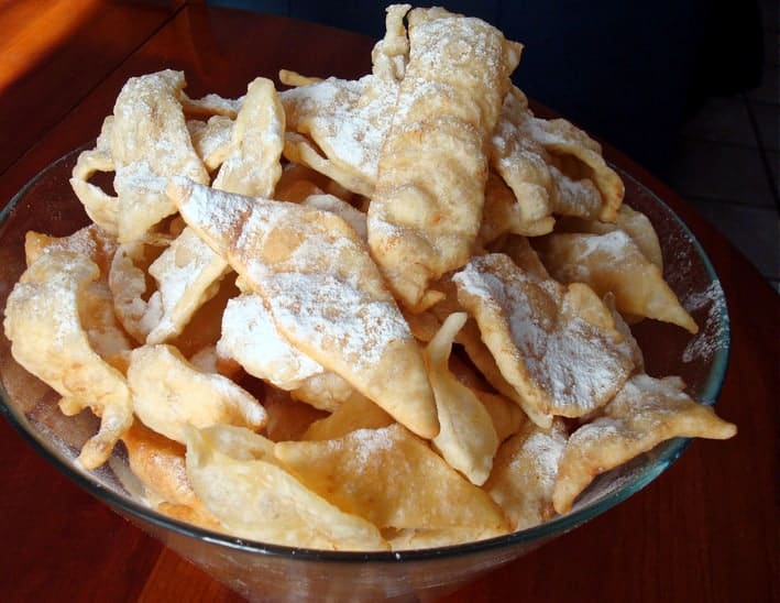 Mardi gras en Provence, la recette des oreillettes à la fleur d&rsquo;oranger