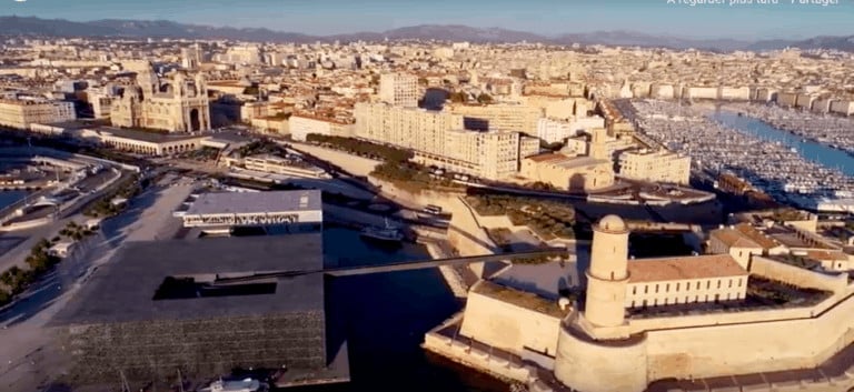Humans and Drones vous fait « voler » dans le ciel marseillais