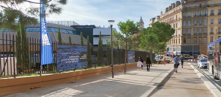 L&rsquo;image du jour, une nouvelle piste cyclable devant le Centre Bourse